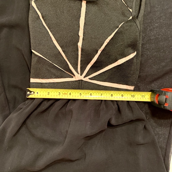 Elegant Black Dress w/ Tan Detailing - Picture 5 of 6